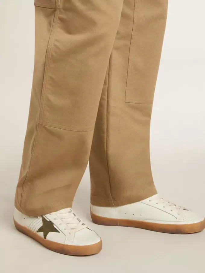Super-Star LTD da uomo con stella e linguetta sul tallone in nabuk verde militare Super-Star LTD da uomo con stella e linguetta sul tallone in nabuk verde militare
