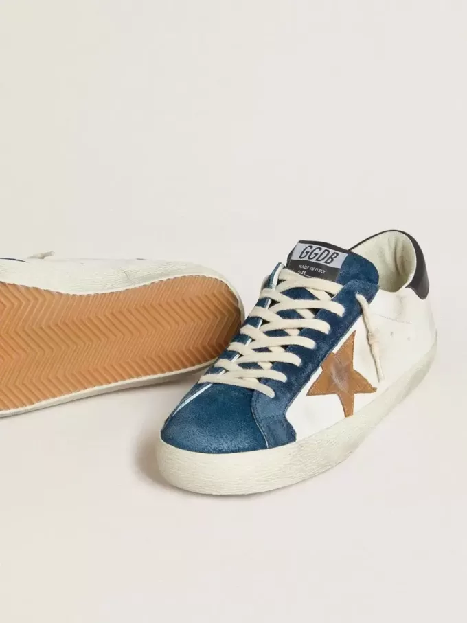 Super-Star LTD da uomo con stella in pelle color tabacco con stampa cocco e linguetta sul tallone in pelle nera Super-Star LTD da uomo con stella in pelle color tabacco con stampa cocco e linguetta sul tallone in pelle nera