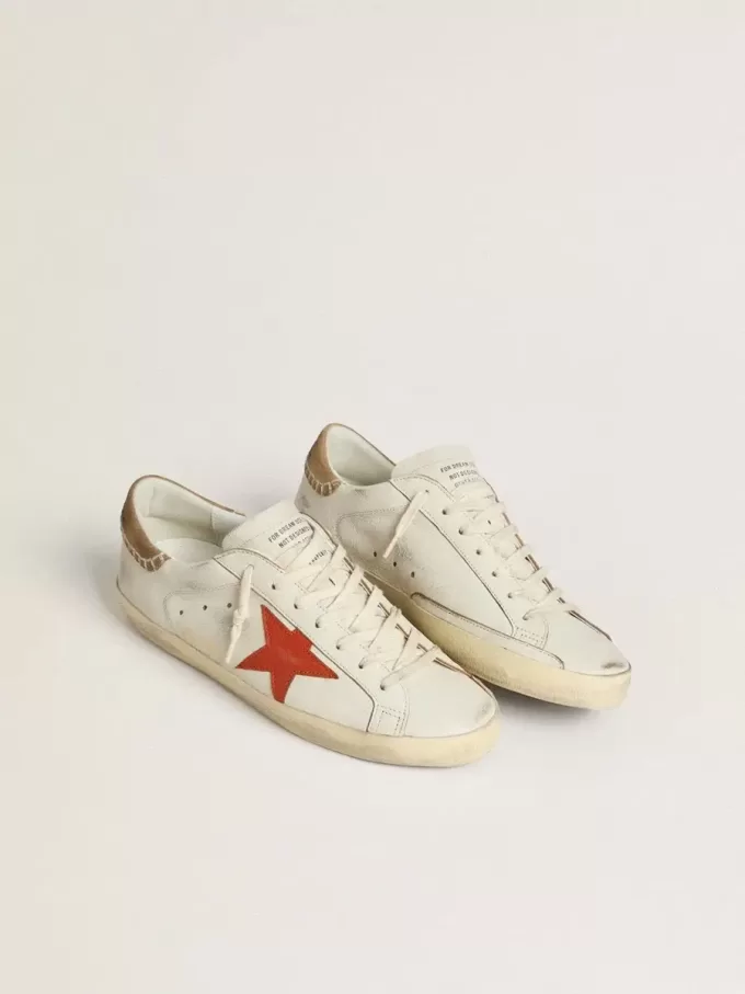 Super-Star LTD da uomo in pelle nappa con stella in pelle arancione e linguetta sul tallone in camoscio tabacco Super-Star LTD da uomo in pelle nappa con stella in pelle arancione e linguetta sul tallone in camoscio tabacco