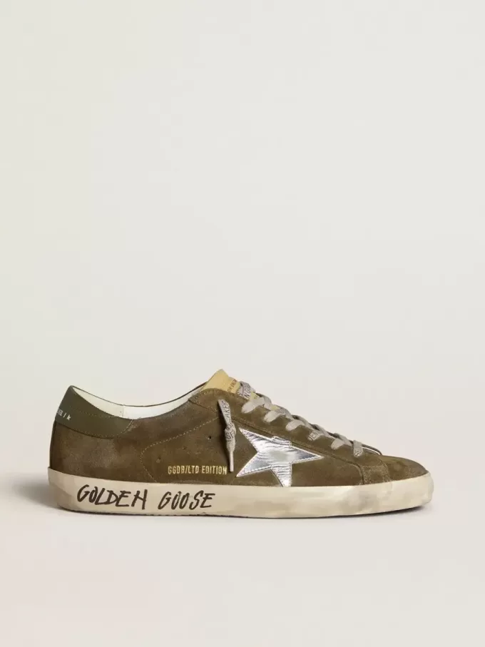 Super-Star LTD da uomo in pelle scamosciata con stella in pelle metallizzata e linguetta sul tallone in pelle Super-Star LTD da uomo in pelle scamosciata con stella in pelle metallizzata e linguetta sul tallone in pelle