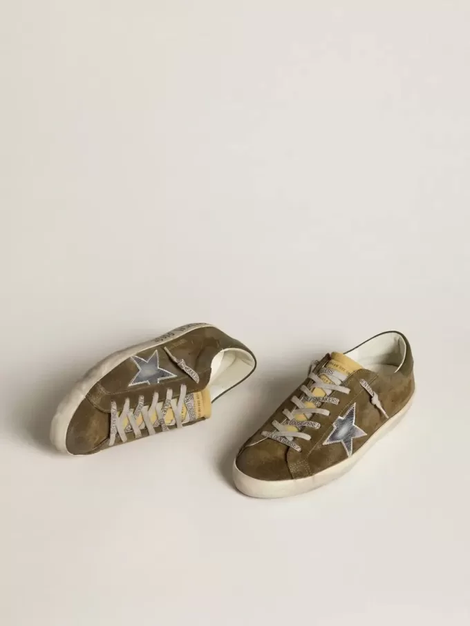Super-Star LTD da uomo in pelle scamosciata con stella in pelle metallizzata e linguetta sul tallone in pelle Super-Star LTD da uomo in pelle scamosciata con stella in pelle metallizzata e linguetta sul tallone in pelle