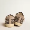 Super-Star LTD in nabuk grigio con perle Swarovski e stella in pelle scamosciata Super-Star LTD in nabuk grigio con perle Swarovski e stella in pelle scamosciata