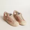 Super-Star LTD in nabuk rosa con stella traforata e linguetta in pelle sul tallone