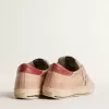 Super-Star LTD in nabuk rosa con stella traforata e linguetta in pelle sul tallone
