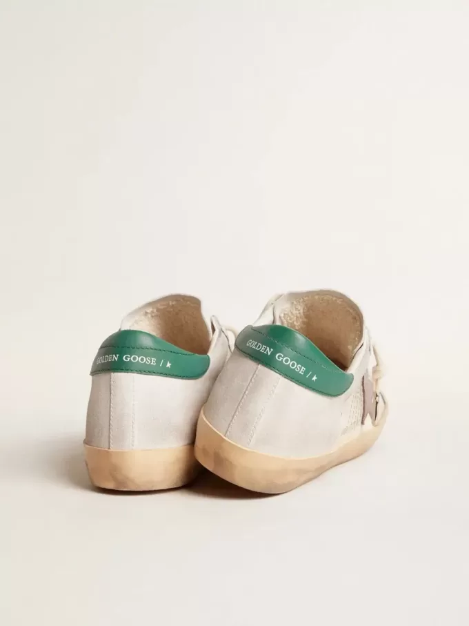 Super-Star LTD in pelle scamosciata con stella in pelle rosa e linguetta verde sul tallone