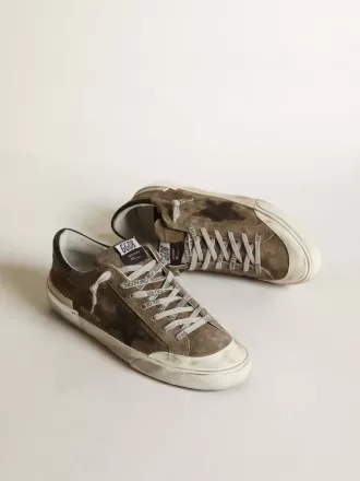 Super-Star LTD in pelle scamosciata verde militare con stella serigrafata