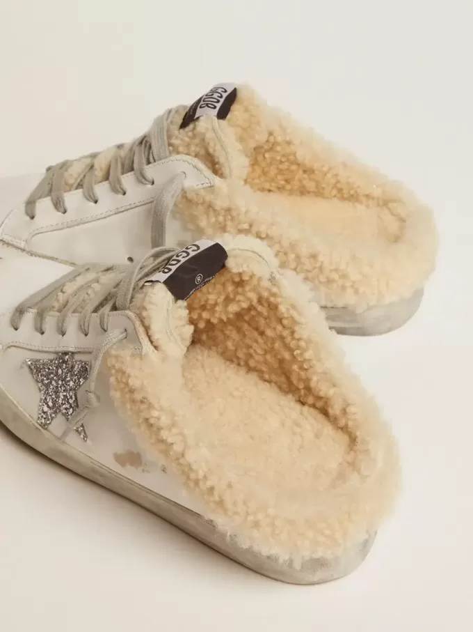 Super-Star Sabot da donna in pelle bianca e fodera in shearling Super-Star Sabot da donna in pelle bianca e fodera in shearling