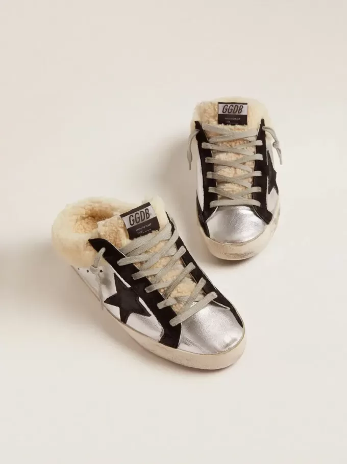 Super-Star Sabot da donna in pelle laminata argento con stella nera Super-Star Sabot da donna in pelle laminata argento con stella nera
