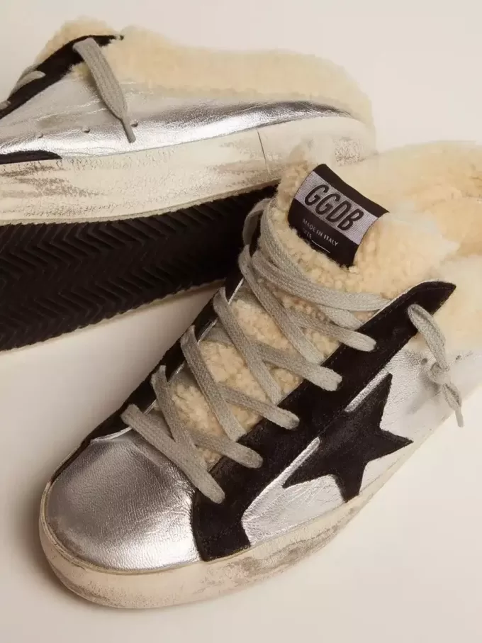Super-Star Sabot da donna in pelle laminata argento con stella nera Super-Star Sabot da donna in pelle laminata argento con stella nera
