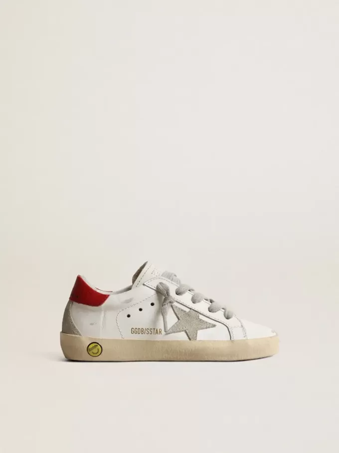 Super-Star Young con stella in pelle scamosciata e tallone in pelle rossa Super-Star Young con stella in pelle scamosciata e tallone in pelle rossa