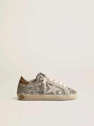 Super-Star Young glitterata con stella in pelle scamosciata e linguetta dorata sul tallone