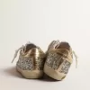 Super-Star Young glitterata con stella in pelle scamosciata e linguetta dorata sul tallone