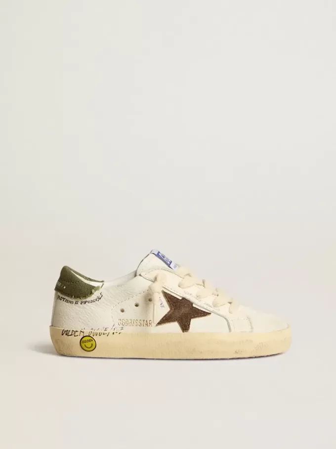 Super-Star Young in nappa con stella in pelle scamosciata e linguetta verde sul tallone