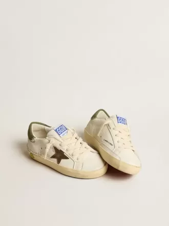 Super-Star Young in nappa con stella in pelle scamosciata e linguetta verde sul tallone