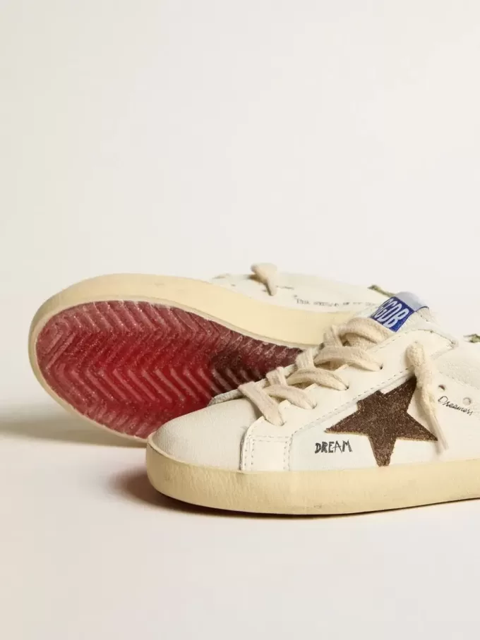 Super-Star Young in nappa con stella in pelle scamosciata e linguetta verde sul tallone