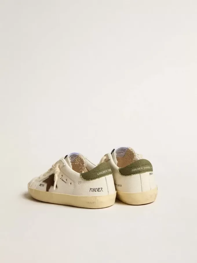 Super-Star Young in nappa con stella in pelle scamosciata e linguetta verde sul tallone