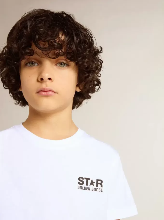 T-shirt bianca con logo nero a contrasto e stella T-shirt bianca con logo nero a contrasto e stella