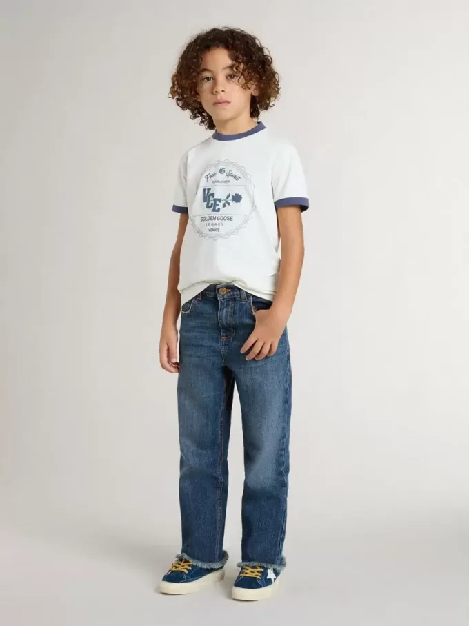 T-shirt bianca da bambino con stampa blu T-shirt bianca da bambino con stampa blu