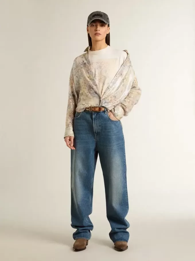 T-shirt bianca da donna con stampa floreale T-shirt bianca da donna con stampa floreale