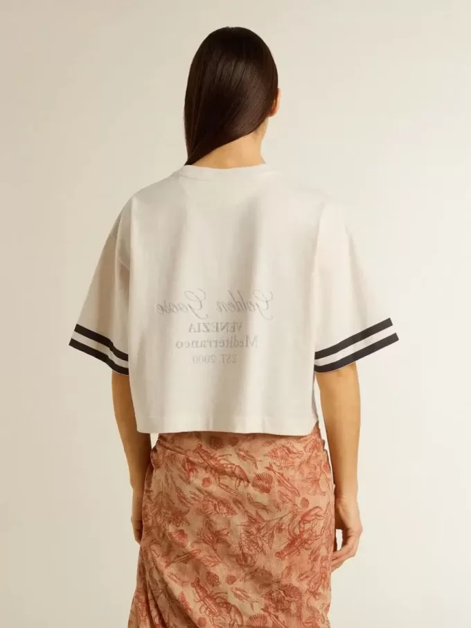 T-shirt corta oversize da donna in jersey bianco con ricami e stampa “Venezia Mediterraneo”