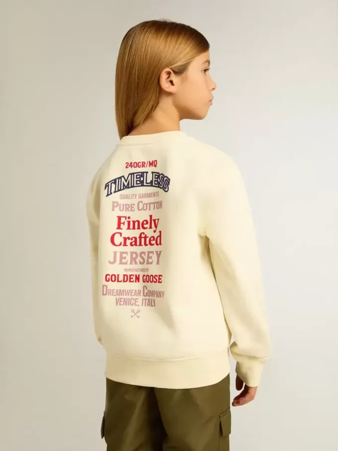 T-shirt da bambina in bianco consumato con ricamo sul davanti e stampa sul retro