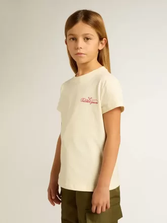 T-shirt da bambina in cotone bianco consumato con ricamo rosso sul petto