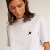 T-shirt da donna bianca con stella blu scuro sul davanti