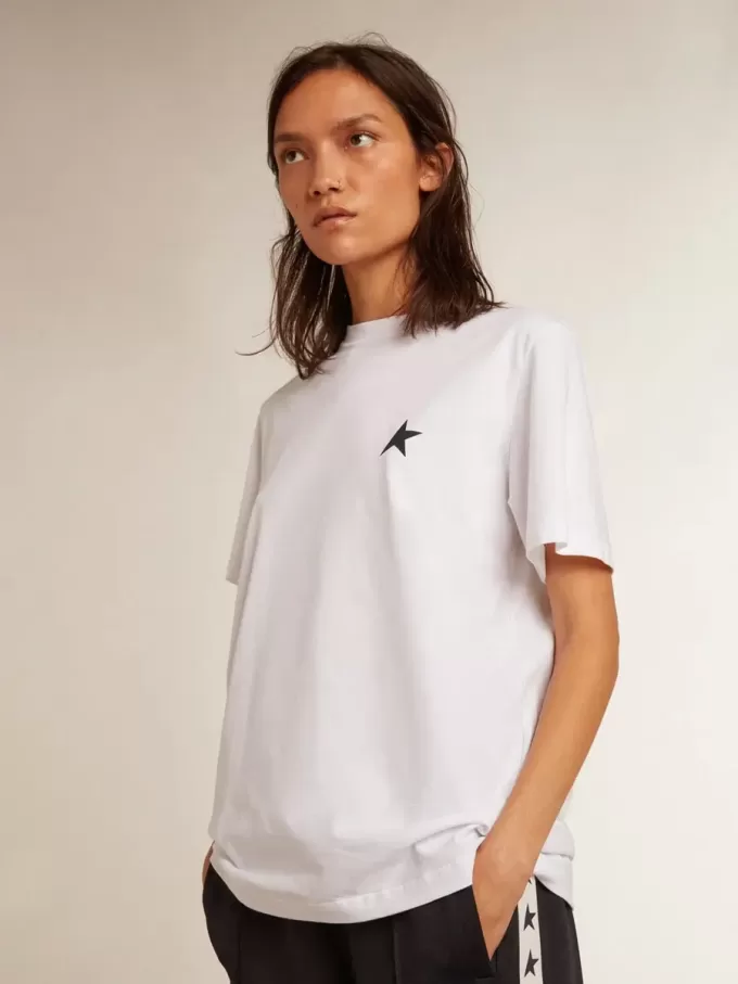 T-shirt da donna bianca con stella blu scuro sul davanti