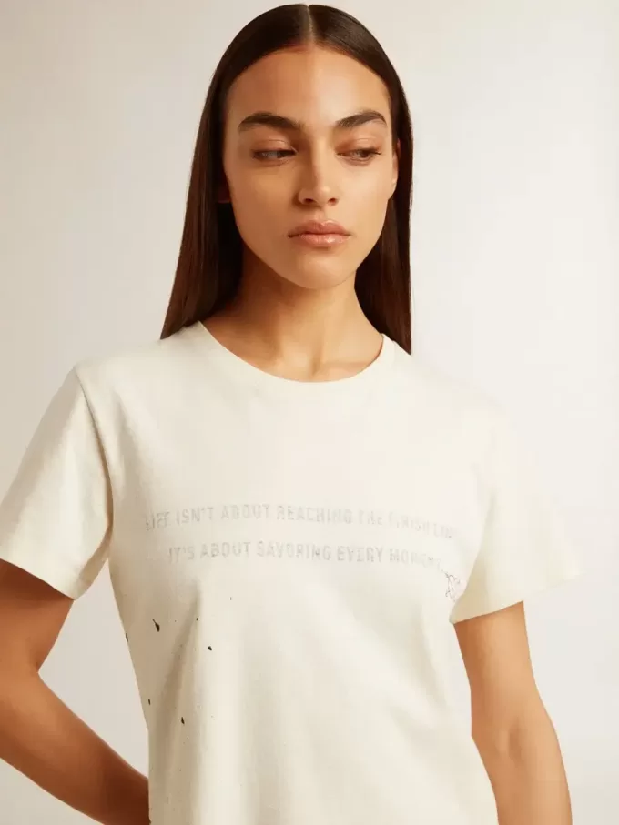 T-shirt da donna in cotone bianco invecchiato con stampa e ricamo