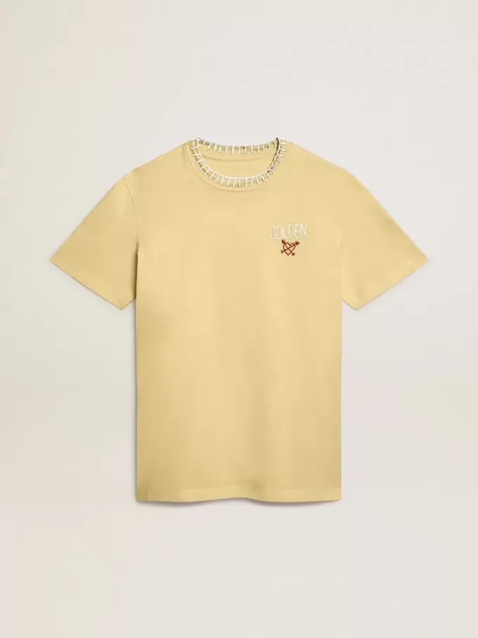 T-shirt da donna in jersey di cotone con ricamo sul collo e sul cuore T-shirt da donna in jersey di cotone con ricamo sul collo e sul cuore