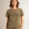 T-shirt da donna verde oliva con scritta dorata T-shirt da donna verde oliva con scritta dorata