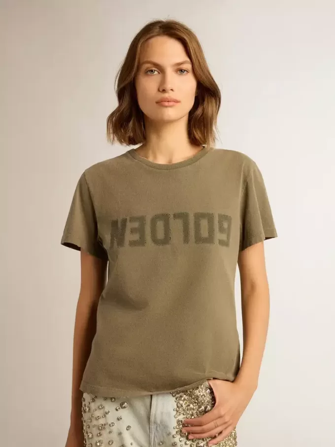 T-shirt da donna verde oliva con scritta dorata T-shirt da donna verde oliva con scritta dorata