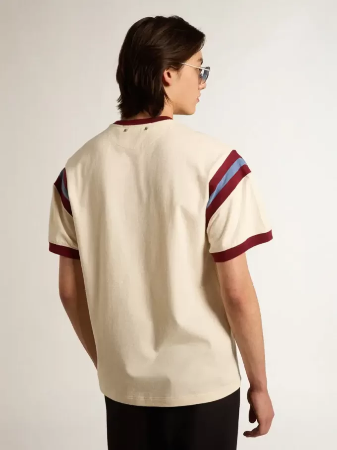 T-shirt da uomo bianca con scritta bordeaux sul davanti T-shirt da uomo bianca con scritta bordeaux sul davanti