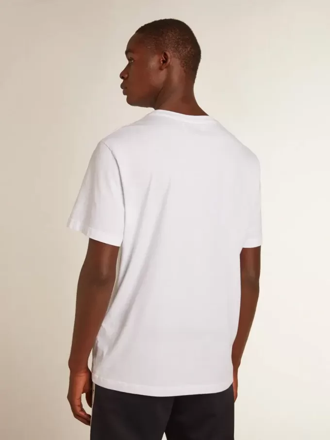 T-shirt da uomo bianca con stella blu scuro sul davanti
