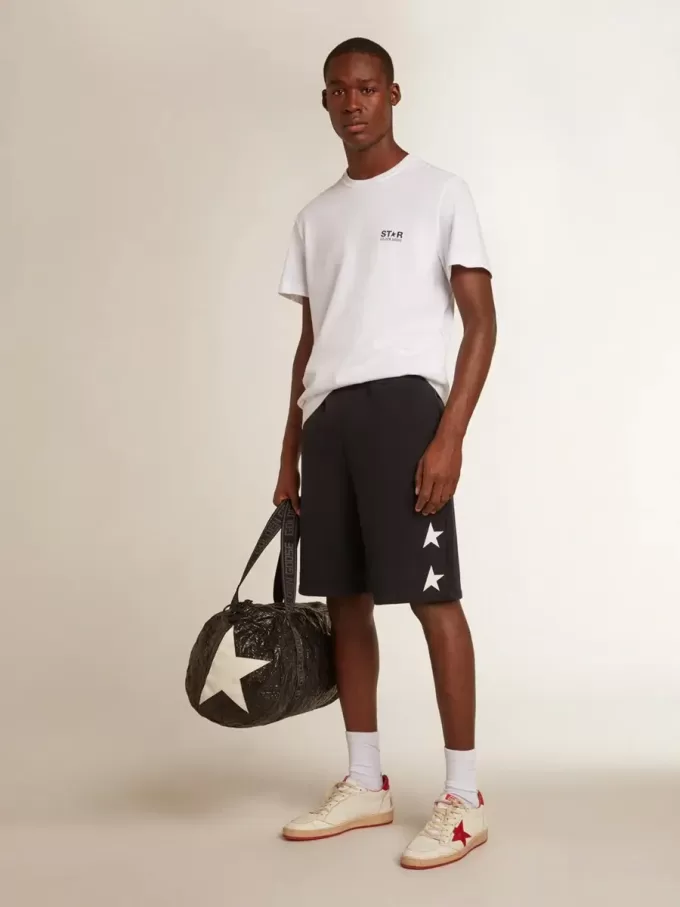 T-shirt da uomo bianca con stella blu scuro sul retro