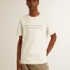 T-shirt da uomo in cotone bianco invecchiato con stampa e ricamo T-shirt da uomo in cotone bianco invecchiato con stampa e ricamo