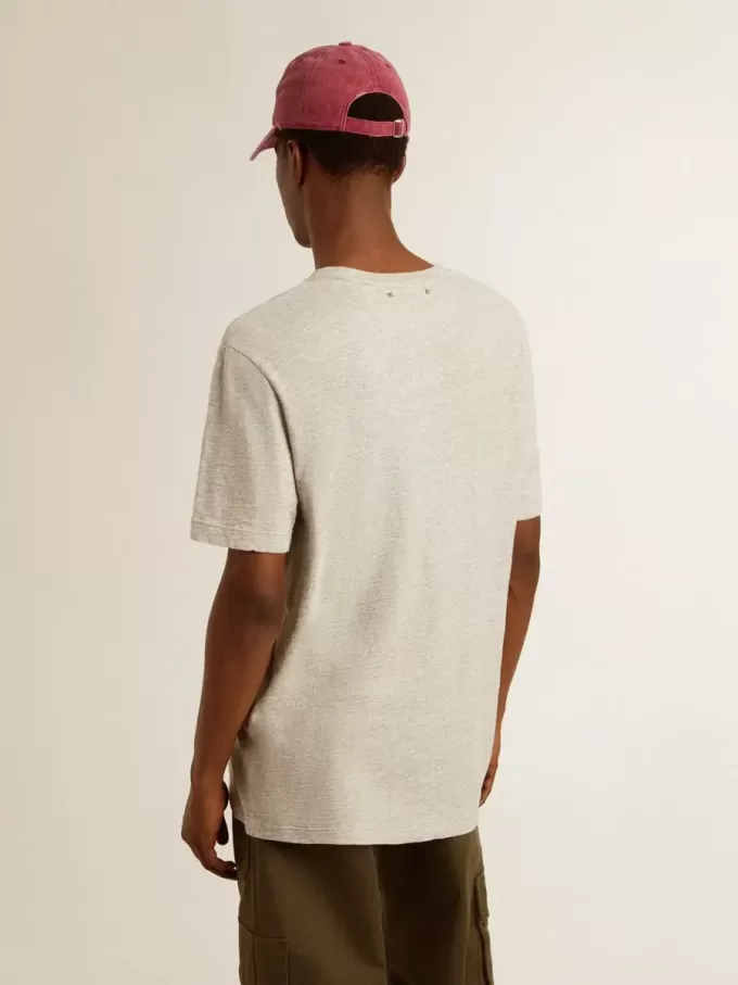 T-shirt da uomo in cotone grigio con stampa vintage sul davanti T-shirt da uomo in cotone grigio con stampa vintage sul davanti