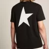 T-shirt da uomo nera con logo bianco a contrasto e stella T-shirt da uomo nera con logo bianco a contrasto e stella