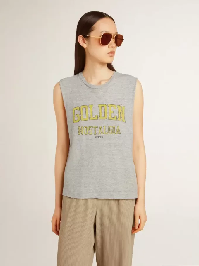 T-shirt grigia senza maniche da donna con stampa gialla T-shirt grigia senza maniche da donna con stampa gialla