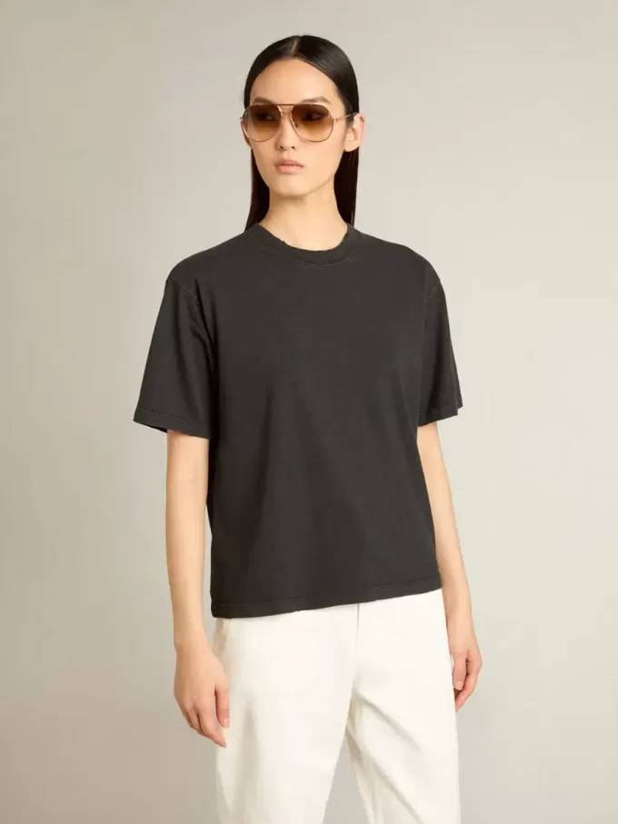T-shirt in nero lavato con logo rovesciato sul retro – Jersey Capsule