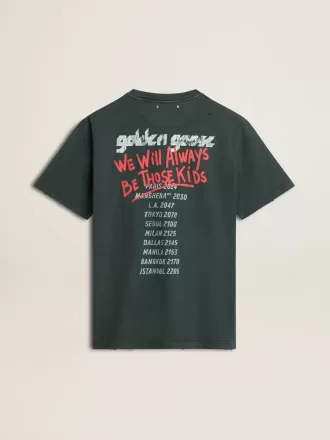 T-shirt nera con stampa multicolore
