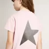T-shirt rosa da bambina con logo glitterato argento e maxi stella T-shirt rosa da bambina con logo glitterato argento e maxi stella
