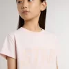 T-shirt rosa da bambina con stampa rosa sul davanti