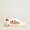 Teen May con stella in pelle rossa e linguetta sul tallone