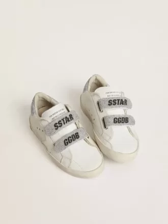 Teen Old School in pelle bianca con linguetta e cinturini sul tallone in cristallo Swarovski argento Teen Old School in pelle bianca con linguetta e cinturini sul tallone in cristallo Swarovski argento