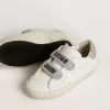 Teen Old School in pelle bianca con linguetta e cinturini sul tallone in cristallo Swarovski argento Teen Old School in pelle bianca con linguetta e cinturini sul tallone in cristallo Swarovski argento