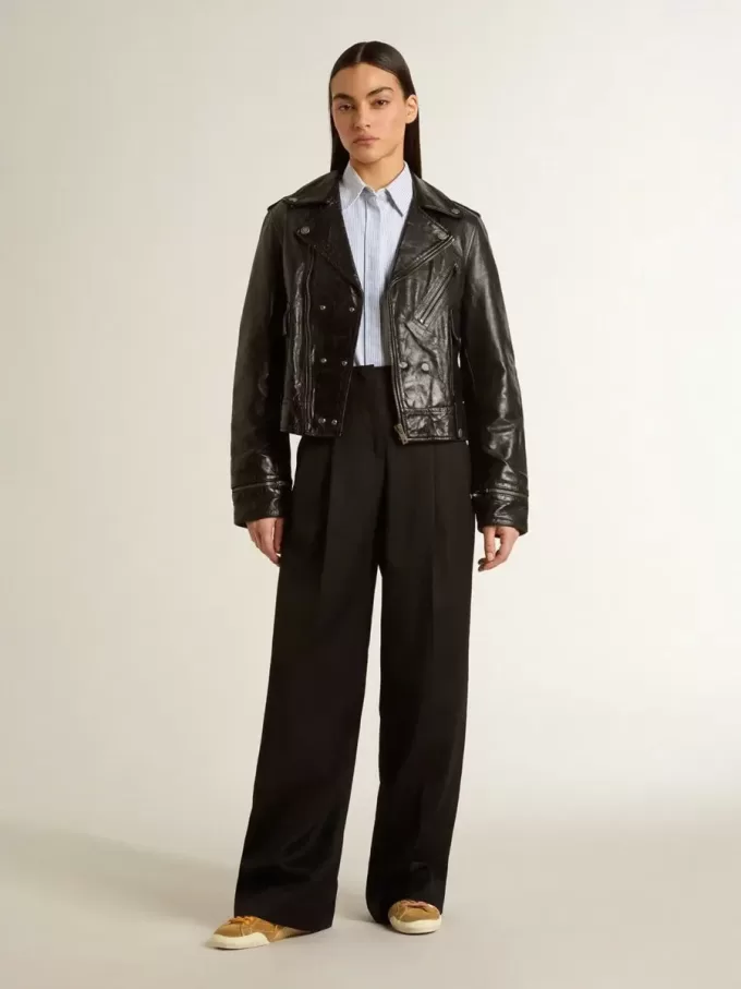 True-Star da donna in pelle scamosciata color tabacco con stella bianca e linguetta sul tallone color platino True-Star da donna in pelle scamosciata color tabacco con stella bianca e linguetta sul tallone color platino