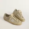 V-Star da donna in pelle scamosciata grigio ghiaccio con stella in pelle bianca e ricami floreali