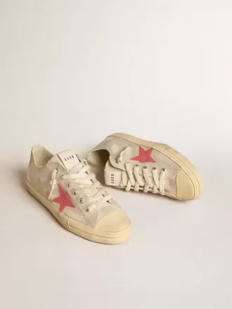 V-Star da uomo in tela grigio chiaro con stella in pelle rossa