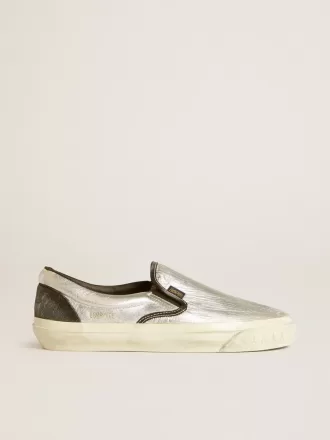 VCE Penstar da donna in pelle metallizzata argento con linguetta sul tallone in pelle nera
